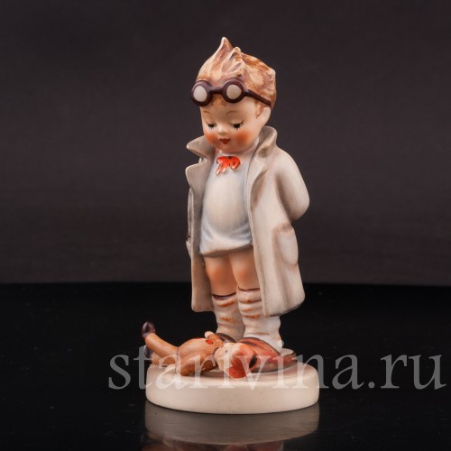 Фигурка из фарфора Маленький мастер Goebel, Германия, 1960-72 гг.