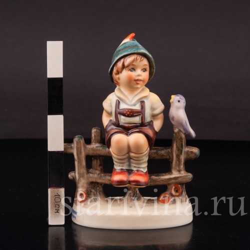 Фигурка мальчика из фарфора Придорожная гармония, Goebel, Германия, 2000е гг.