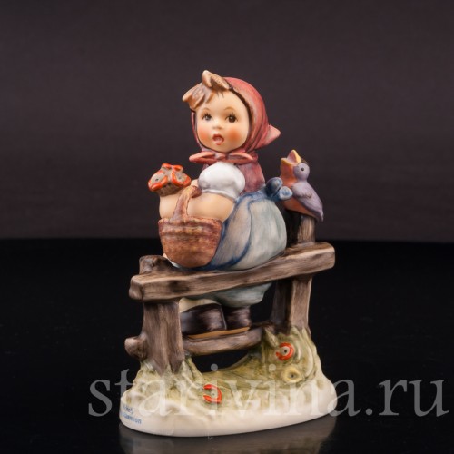 Фарфоровая фигурка девочки Прислушивающаяся, Goebel, Германия, 2000 гг.