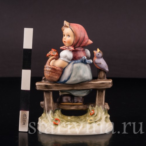 Фарфоровая фигурка девочки Прислушивающаяся, Goebel, Германия, 2000 гг.