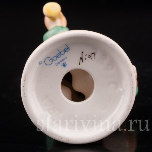 Фарфоровая фигурка Маленький ветеринар, Goebel, Германия, 1990 гг.