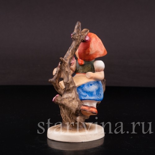 Фигурка из фарфора Девочка на яблоне, Goebel, Германия, 1960-72 гг.