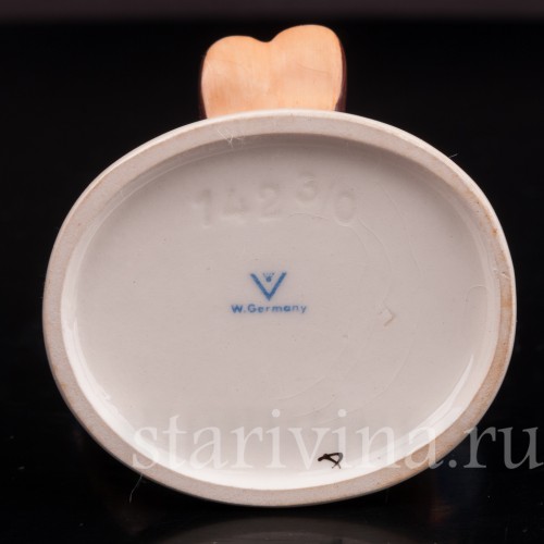 Фарфоровая фигурка Мальчик на яблоне, Goebel, Германия, 1960-72 гг.