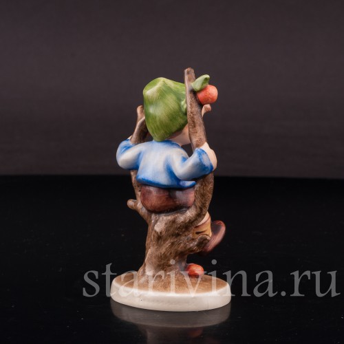 Фарфоровая фигурка Мальчик на яблоне, Goebel, Германия, 1960-72 гг.