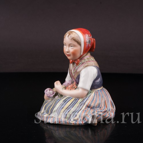 Фарфоровая статуэтка Девочка из Шлезвига, Royal Copenhagen, Дания, 1939 г.