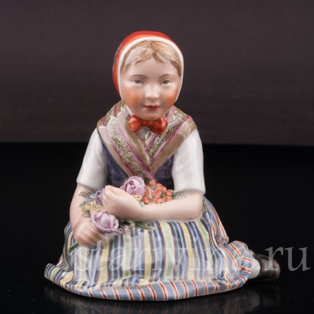 Фарфоровая статуэтка Девочка из Шлезвига, Royal Copenhagen, Дания, 1939 г.