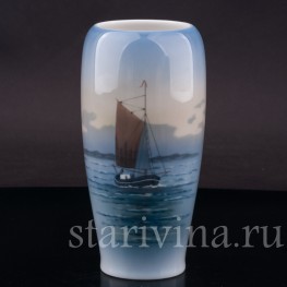 Ваза из фарфора Рыбацкая лодка, Royal Copenhagen, Дания, 1969-74 гг.