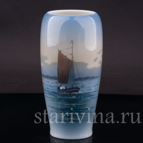 Ваза из фарфора Рыбацкая лодка, Royal Copenhagen, Дания, 1969-74 гг.