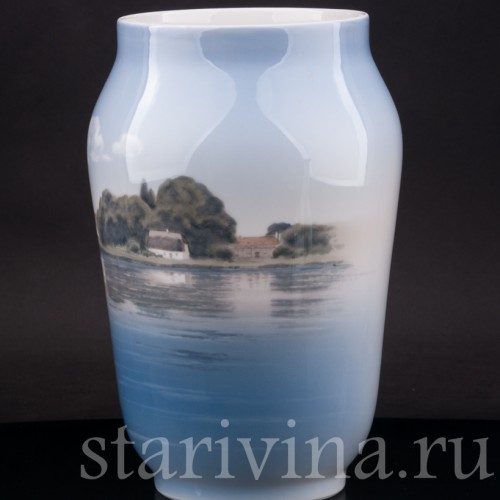 Декоративная фарфоровая ваза Тихое озеро, Royal Copenhagen, Дания, 1963 год.