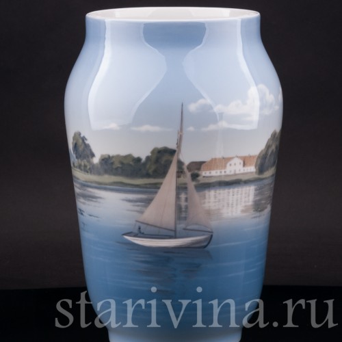 Декоративная фарфоровая ваза Тихое озеро, Royal Copenhagen, Дания, 1963 год.