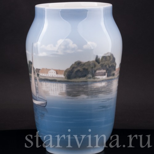 Декоративная фарфоровая ваза Тихое озеро, Royal Copenhagen, Дания, 1963 год.
