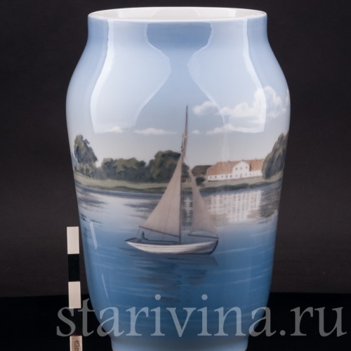Декоративная фарфоровая ваза Тихое озеро, Royal Copenhagen, Дания, 1963 год.