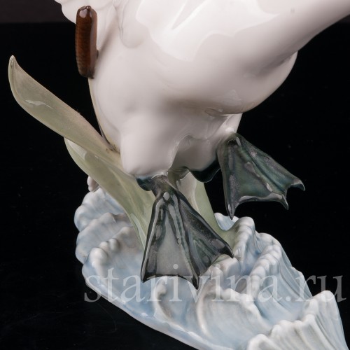 Фарфоровая статуэтка птицы Взлетающий лебедь, Hutschenreuther, Германия, 1970 гг.