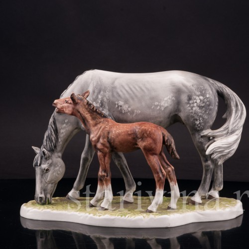 Фигурка из фарфора Лощадь с жеребёнком, Goebel, Германия, вт. пол. 20 в.