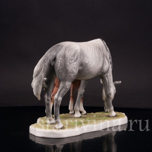 Фигурка из фарфора Лощадь с жеребёнком, Goebel, Германия, вт. пол. 20 в.