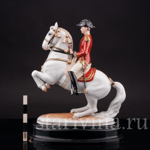 Фарфоровая статуэтка Левада с наездником, испанская школа верховой езды, Augarten, Австрия, сер. 20 в.