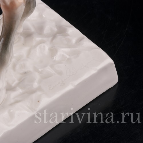 Фигурка из фарфора Гнедой конь, Adrien Van Gerdinge, Франция, вт. пол. 20 в.