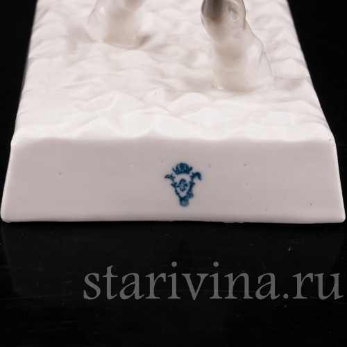 Фигурка из фарфора Гнедой конь, Adrien Van Gerdinge, Франция, вт. пол. 20 в.