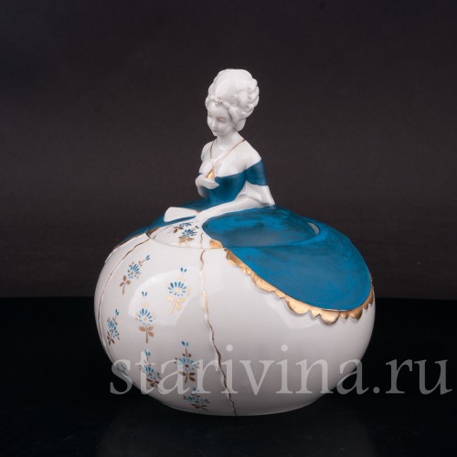 Шкатулка из фарфора Дама в синем платье, Hertwig & Co, Германия, 1920-30 гг.