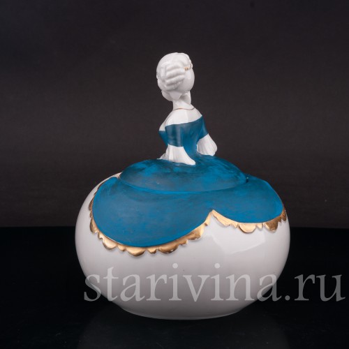Шкатулка из фарфора Дама в синем платье, Hertwig & Co, Германия, 1920-30 гг.