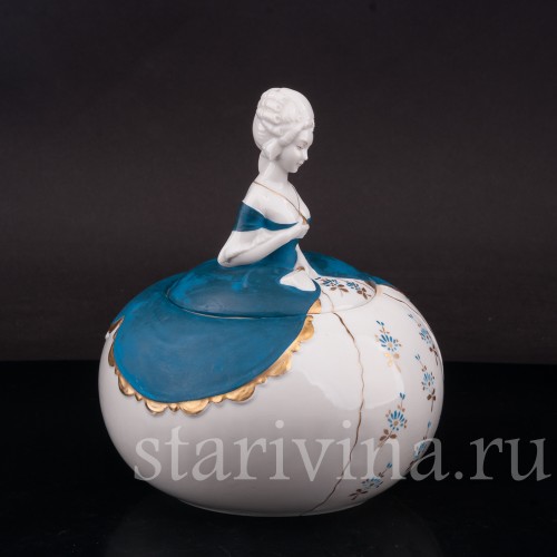 Шкатулка из фарфора Дама в синем платье, Hertwig & Co, Германия, 1920-30 гг.