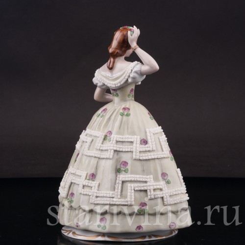 Фигурка девушки из фарфора Дама в модном платье, Sitzendorf, Германия, вт. пол. 20 в.