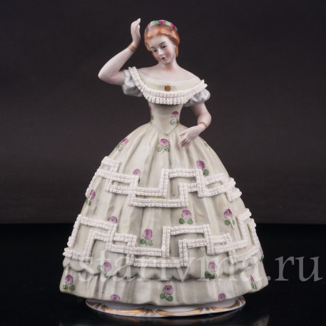 Фигурка девушки из фарфора Дама в модном платье, Sitzendorf, Германия, вт. пол. 20 в.