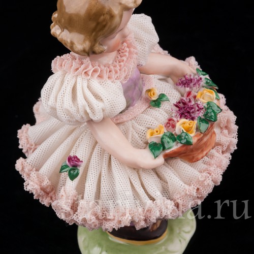 Фигурка из фарфора Девочка с цветами, кружевная, Karl Klette, Германия, 1962-90 гг.