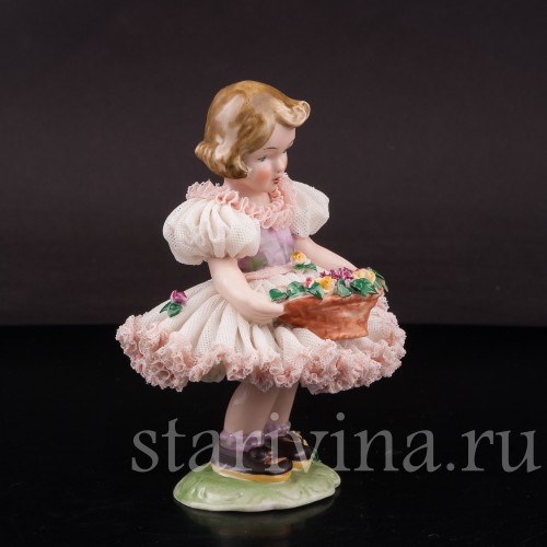Фигурка из фарфора Девочка с цветами, кружевная, Karl Klette, Германия, 1962-90 гг.