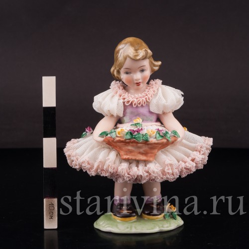 Фигурка из фарфора Девочка с цветами, кружевная, Karl Klette, Германия, 1962-90 гг.
