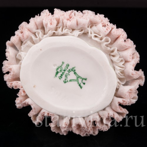 Фигурка из фарфора Девочка с цветами, кружевная, Karl Klette, Германия, 1962-90 гг.