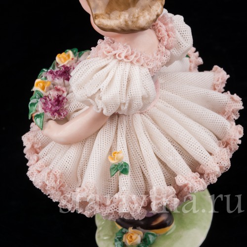 Фигурка из фарфора Девочка с цветами, кружевная, Karl Klette, Германия, 1962-90 гг.