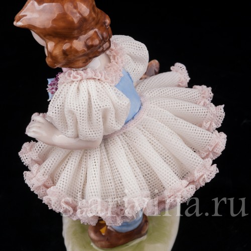 Фарфоровая фигурка Девочка с собачкой, кружевная, Karl Klette, Германия, 1962-90 гг.