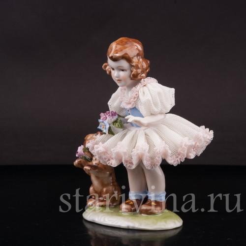 Фарфоровая фигурка Девочка с собачкой, кружевная, Karl Klette, Германия, 1962-90 гг.