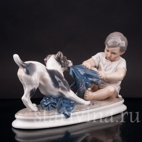 Фигурка из фарфора Мальчик и терьер, Dahl Jensen, Дания, 1920-80 гг.