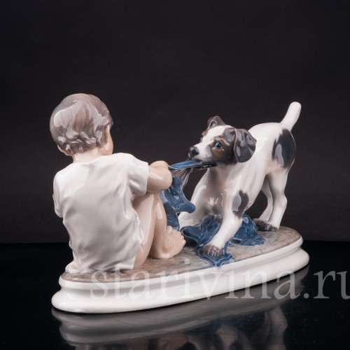 Фигурка из фарфора Мальчик и терьер, Dahl Jensen, Дания, 1920-80 гг.