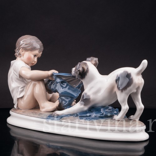 Фигурка из фарфора Мальчик и терьер, Dahl Jensen, Дания, 1920-80 гг.