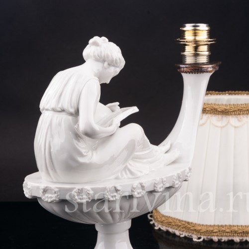 Фарфоровая лампа Девушка, читающая книгу, Volkstedt, Германия, нач. 20 в.