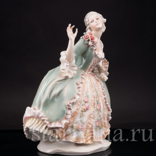 Статуэтка из фарфора Дама в зелёном платье, украшенном розами, Karl Ens, Германия, 1920-30 гг.