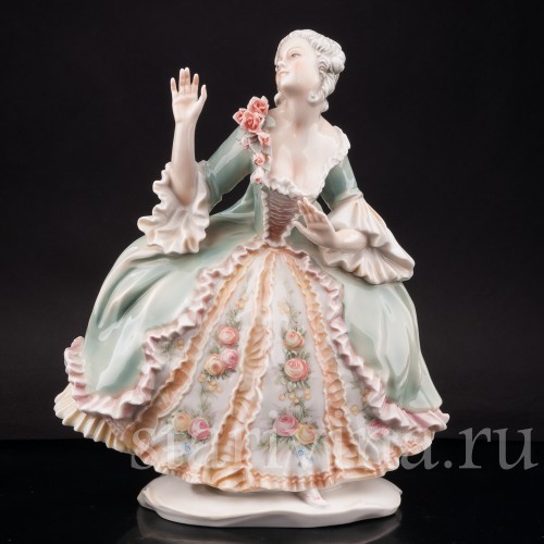 Статуэтка из фарфора Дама в зелёном платье, украшенном розами, Karl Ens, Германия, 1920-30 гг.