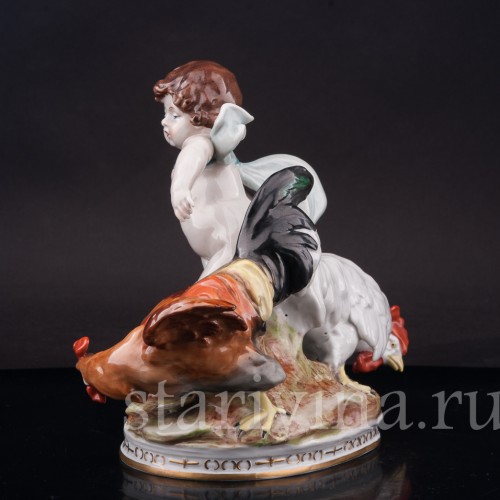 Фарфоровая статуэтка Путти, разнимающий петухов, Scheibe-Alsbach, Германия, перв. пол. 20 в.