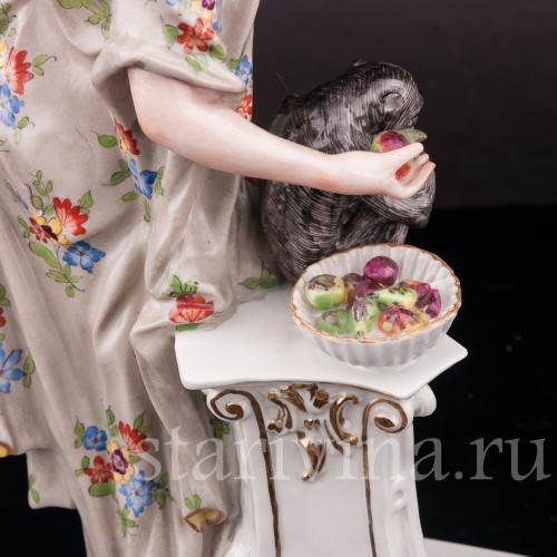 Фарфоровая статуэтка Девушка с обезьяной, Samson, Франция, 19 в.