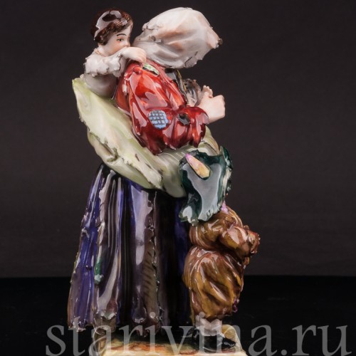 Фигурка из фарфора Нищенка с трёмя детьми, Дрезден, Германия, пер. пол. 20 в.