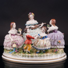 Фарфоровая статуэтка Танцы на лужайке, кружевная, Volkstedt, Германия, нач. 20 в.