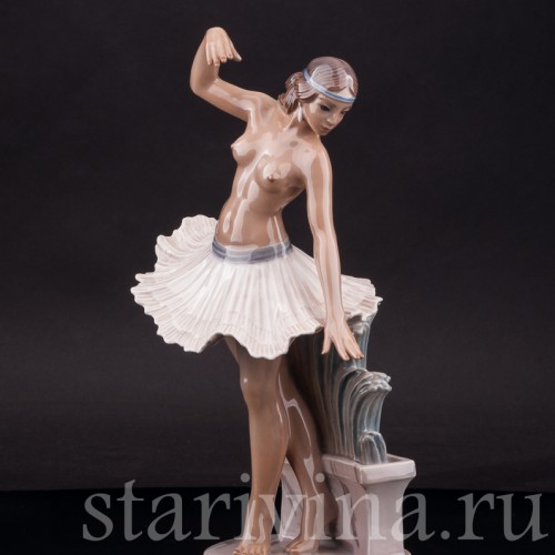 Статуэтка девушки из фарфора Помпейская танцовщица, Dahl Jensen, Дания, сер. 20 века.