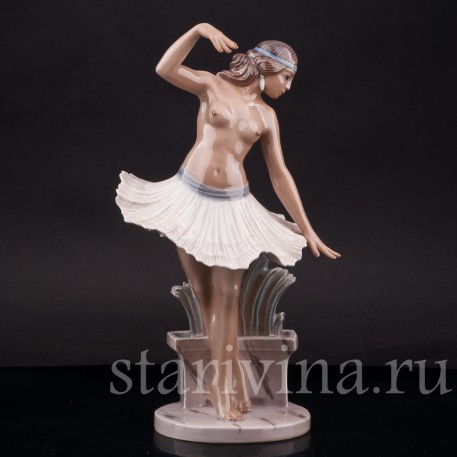 Статуэтка девушки из фарфора Помпейская танцовщица, Dahl Jensen, Дания, сер. 20 века.