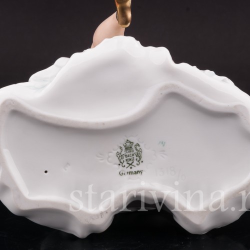 Фарфоровая статуэтка Балерина, завязывающая балетную туфельку, Schaubach Kunst, Германия, 1920-40е гг.