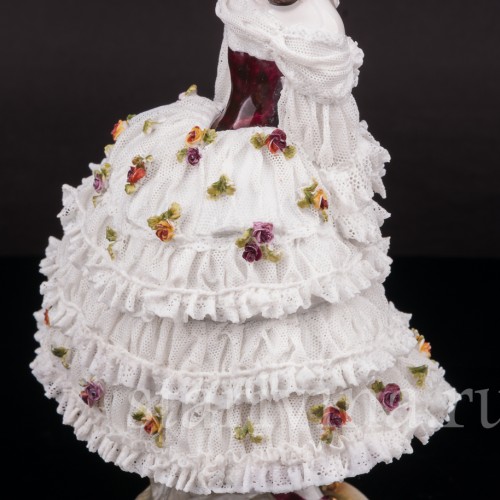 Фарфоровая статуэтка балерины Вера Фокина в балете Карнавал, кружевная, Volkstedt, Германия, нач. 20 века.