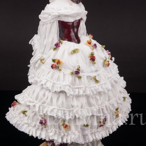 Фарфоровая статуэтка балерины Вера Фокина в балете Карнавал, кружевная, Volkstedt, Германия, нач. 20 века.