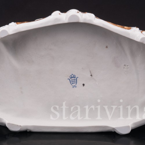 Композиция из фарфора Пара со скрипкой и книжкой, кружевная, Unterweissbach, Германия, 1986-90 гг.